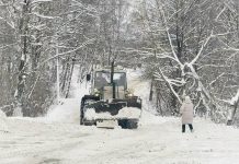 В Рязанском округе дороги расчищают 50 единиц техники