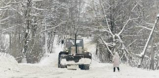 В Рязанском округе дороги расчищают 50 единиц техники