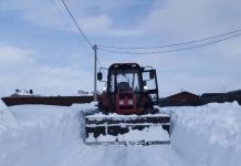 В Рязанском округе расчищают дороги к отдаленным населенным пунктам