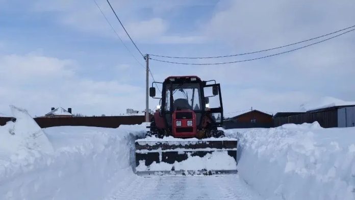 Рязанский округ_трактор в снегу_24.02.26
