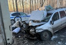 В Рязанском округе грузовик столкнулся с легковушкой