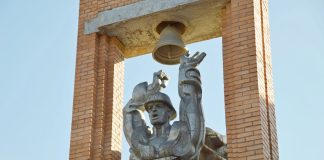 В поселке Варские горело здание